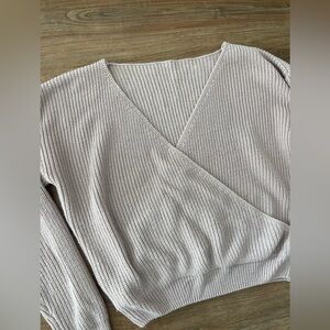 Pink/Mauve V-neck sweater